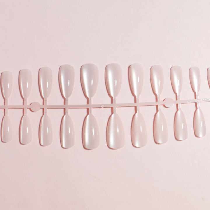 Glitzerndes Stiletto Press-On Nail Set Karnz