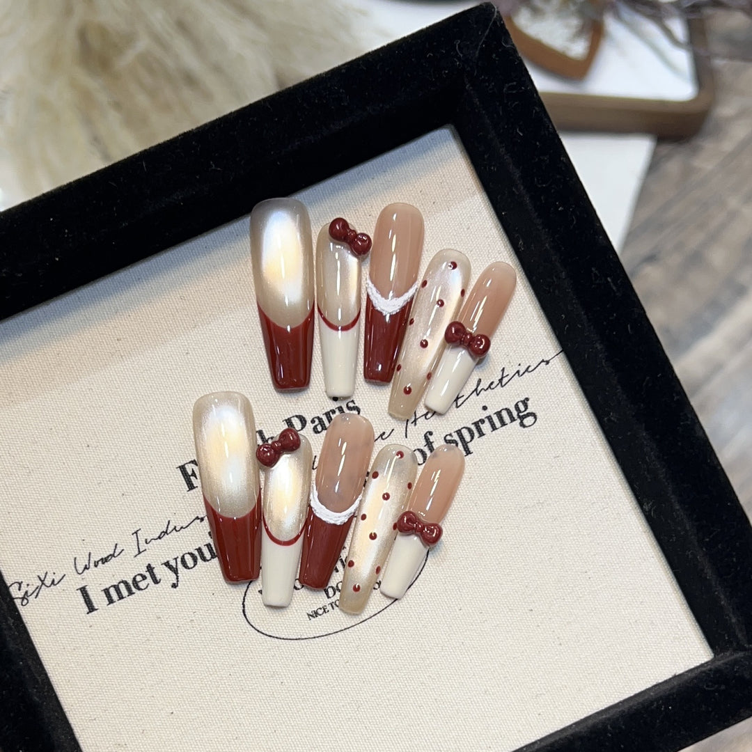 Premium Press-On Nail Art Set mit elegantem Herz- und Blattdesign Karnz