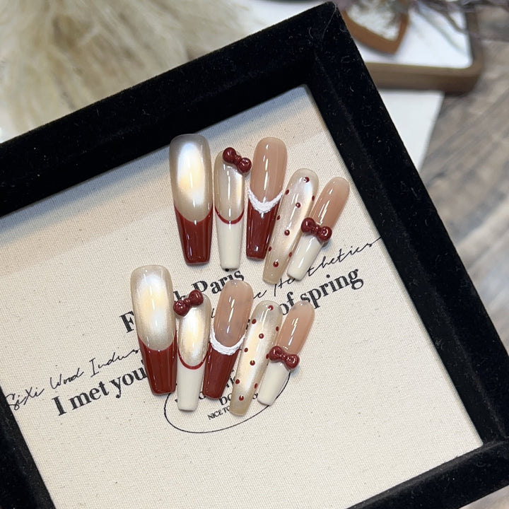 Premium Press-On Nail Art Set mit elegantem Herz- und Blattdesign Karnz