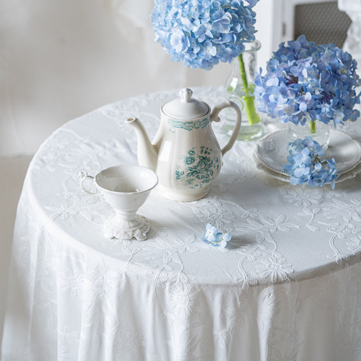 Elegante Blumenmuster-Tischdecke
