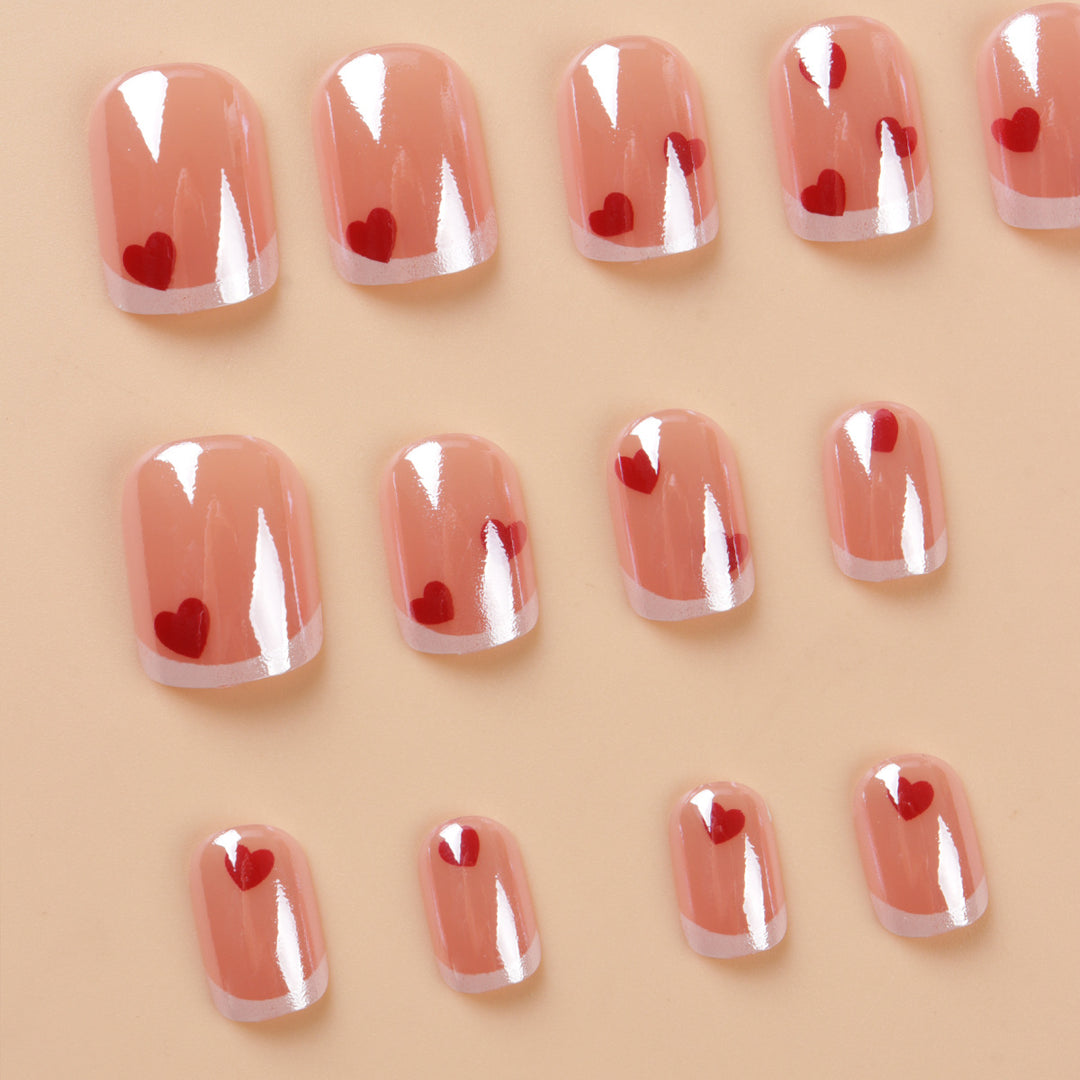 Herz-verzierte Nagelkunst-Set Karnz