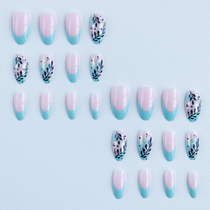 Elegantes Künstlerisches Nageldesign