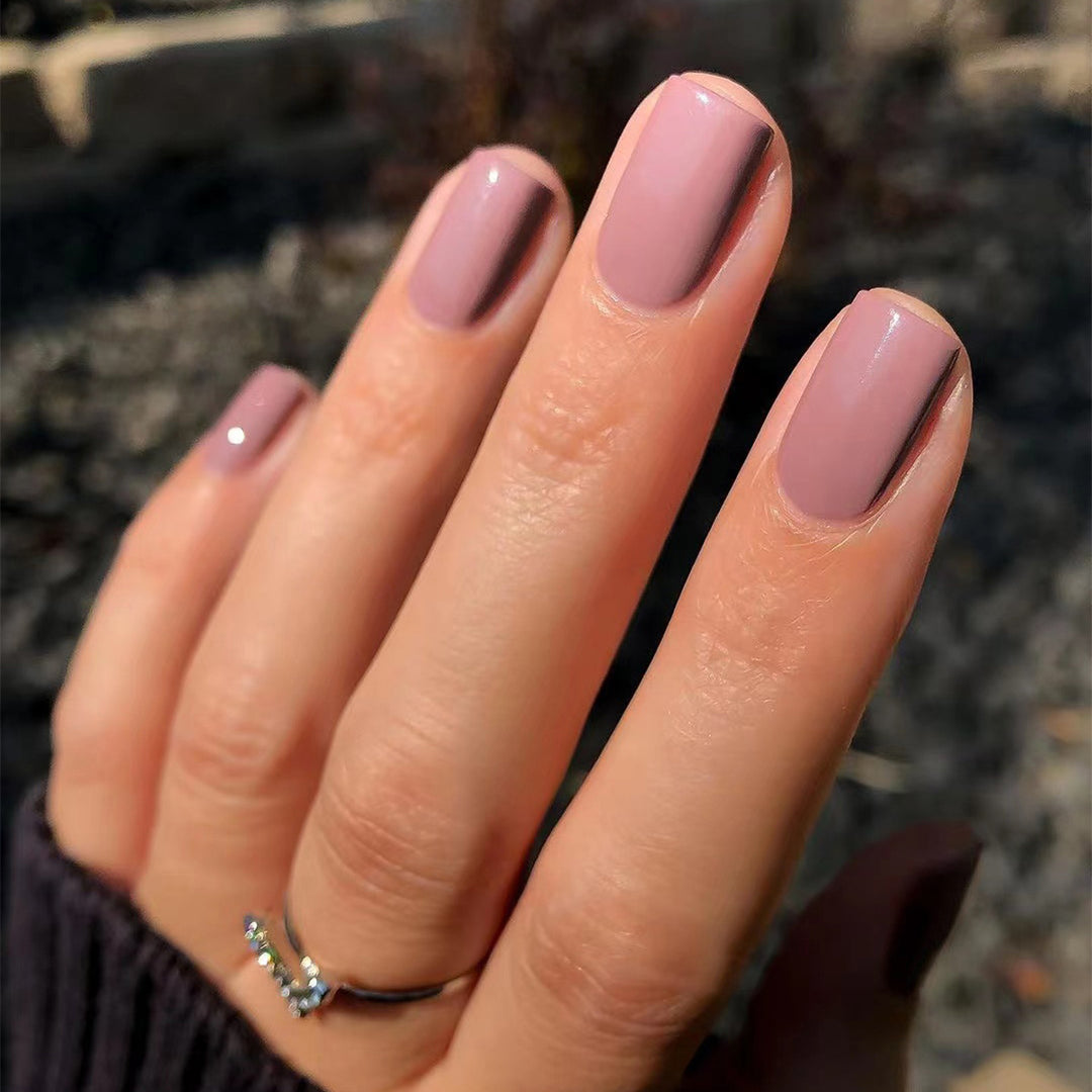 Elegante Nagelkunst mit Glanzfinish Karnz