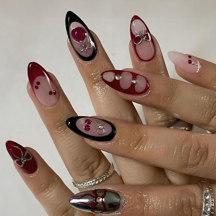 Kunstnagelset mit einzigartigen Designs Karnz