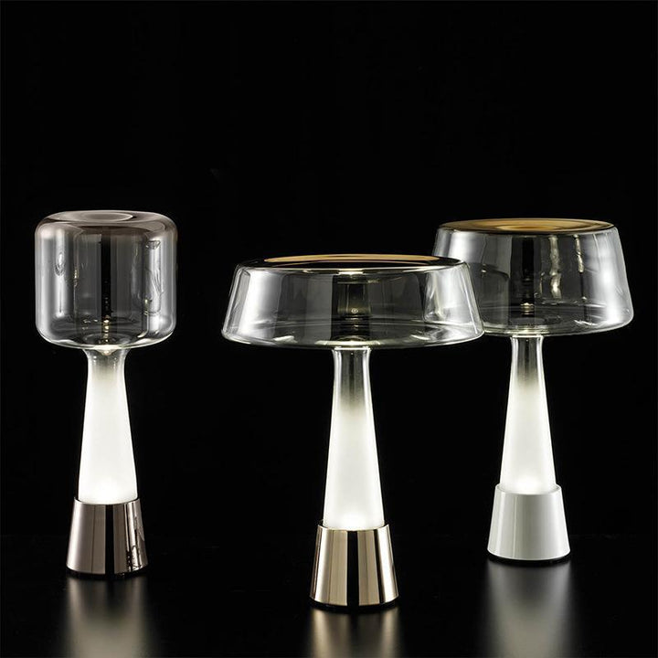 Stylische Glas Tischlampe mit integrierter LED-Beleuchtung