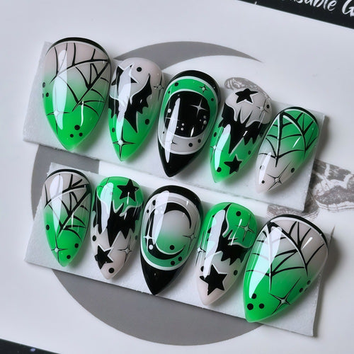 Kunstnägel mit Halloween-Motiv Karnz