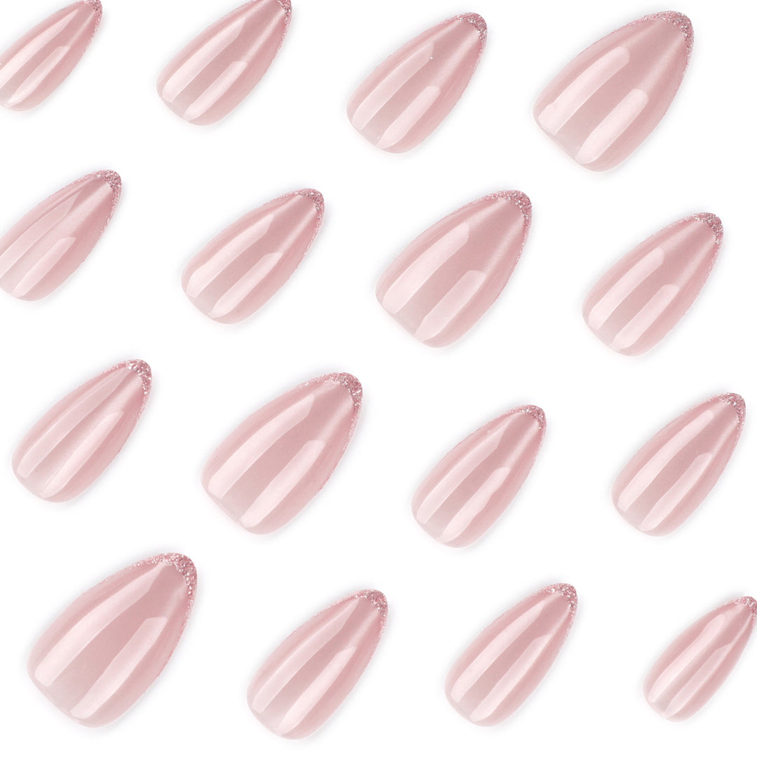 Kunstvolle Stiletto-Nägel mit elegantem Ombre-Muster Karnz