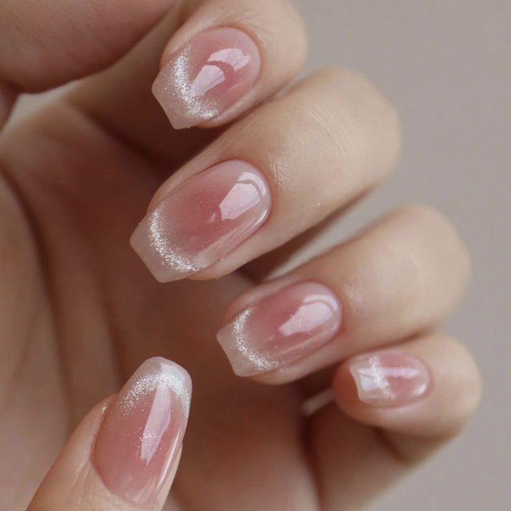 Kunstvolle French-Tip Nagelverlängerungen Karnz