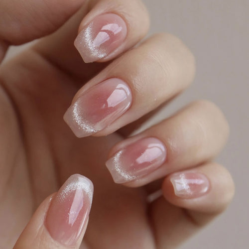 Kunstvolle French-Tip Nagelverlängerungen Karnz