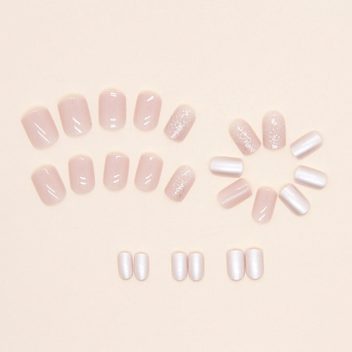 Eleganter Glänzender Press-On-Nagelset Karnz