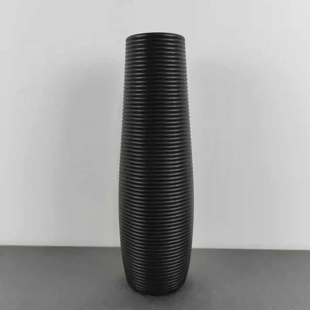 Moderne gerippte dekorative Vase Karnz