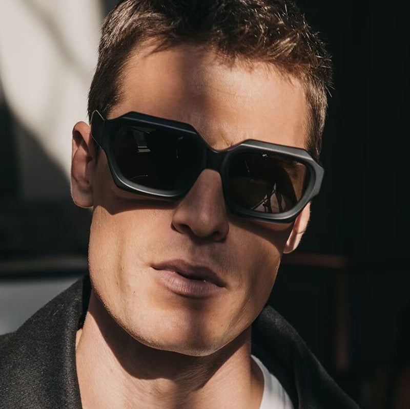 Damen stilvolle Sonnenbrille im geometrischen Design Karnz