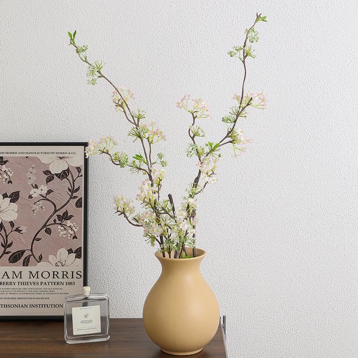 Natürlicher Kunstblütenzweig mit detaillierten Blüten Karnz