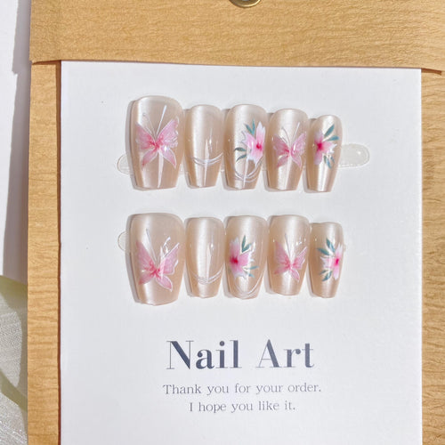 Press-On Nagelkunst-Set mit eleganten Blumenmustern