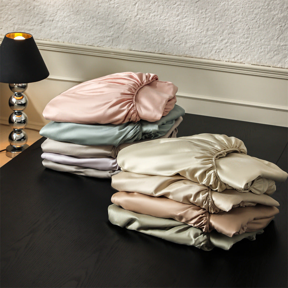 Satin-Feeling Tiefe-Taschen Spannbettlaken Set mit passenden Kissenbezügen