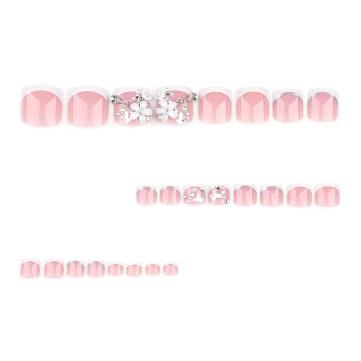 Kunstnagelset mit eleganten Blumenverzierungen und Hochglanz-Finish Karnz