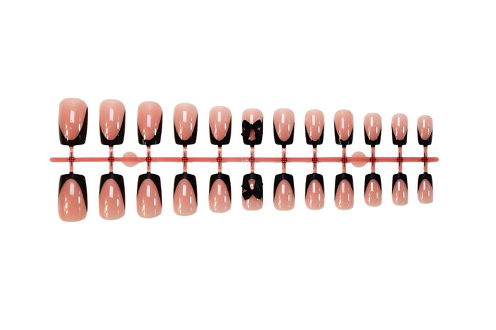 Kunstnagelset mit eleganten schwarzen Spitzen und Zubehör Karnz