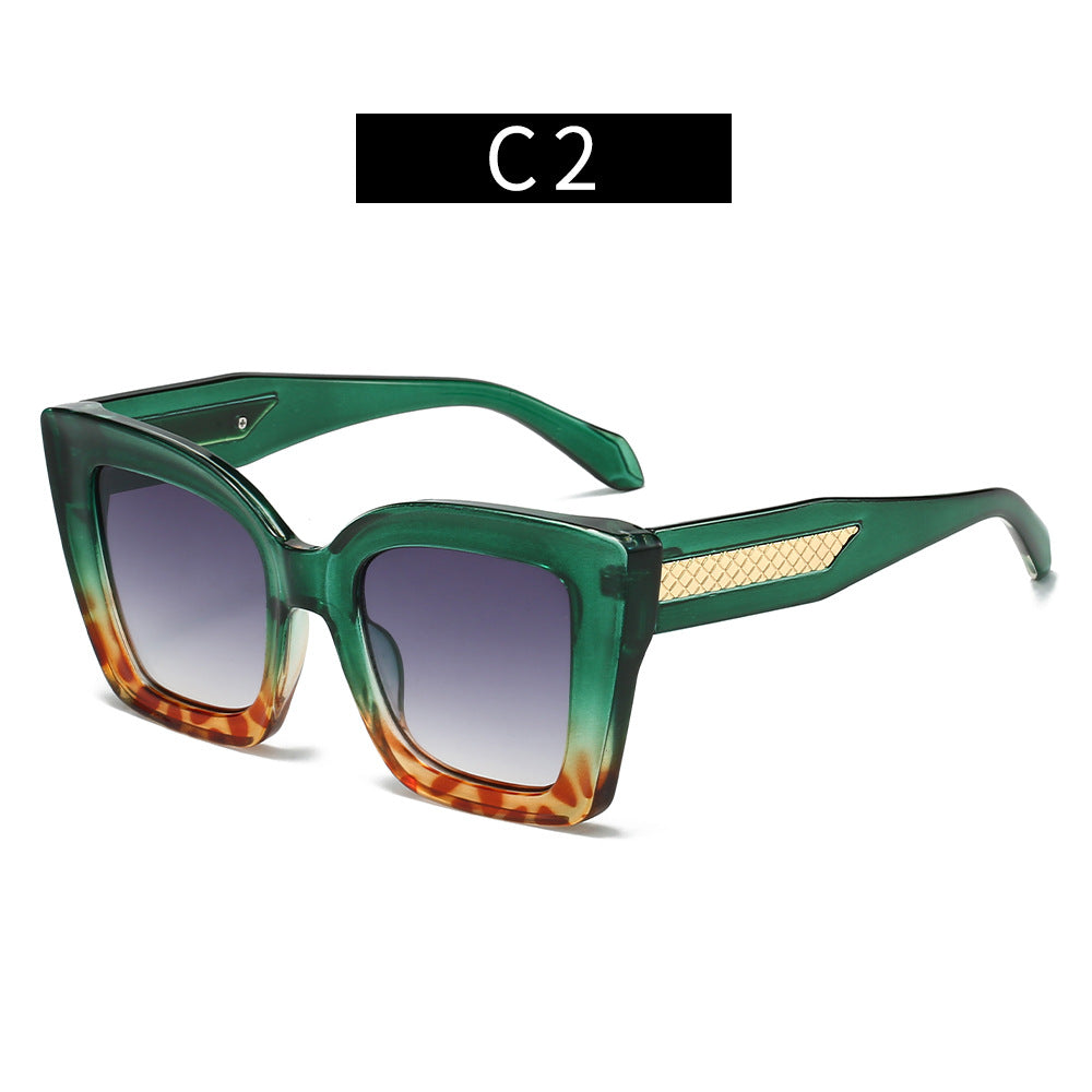 Damen elegante Sonnenbrille mit luxuriösen Kettendetails Karnz