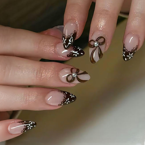 Künstlerisches French Tip Press-On Nagelkunstset Karnz