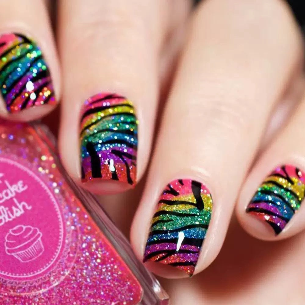 Kreatives Nagelkunstset mit glitzerndem Regenbogen-Muster Karnz