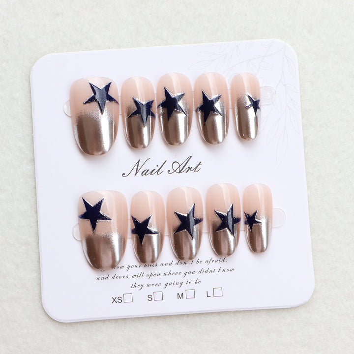 Stylische Press-On Nagelkunst Karnz