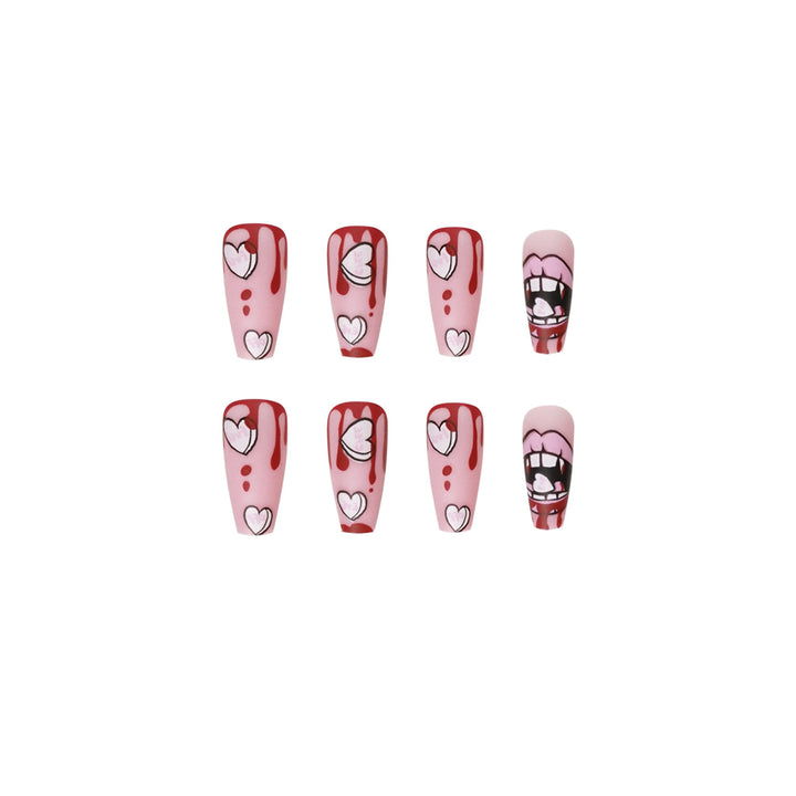 Künstliche Nagelkunst mit herzförmigen Design und mattem Finish Karnz