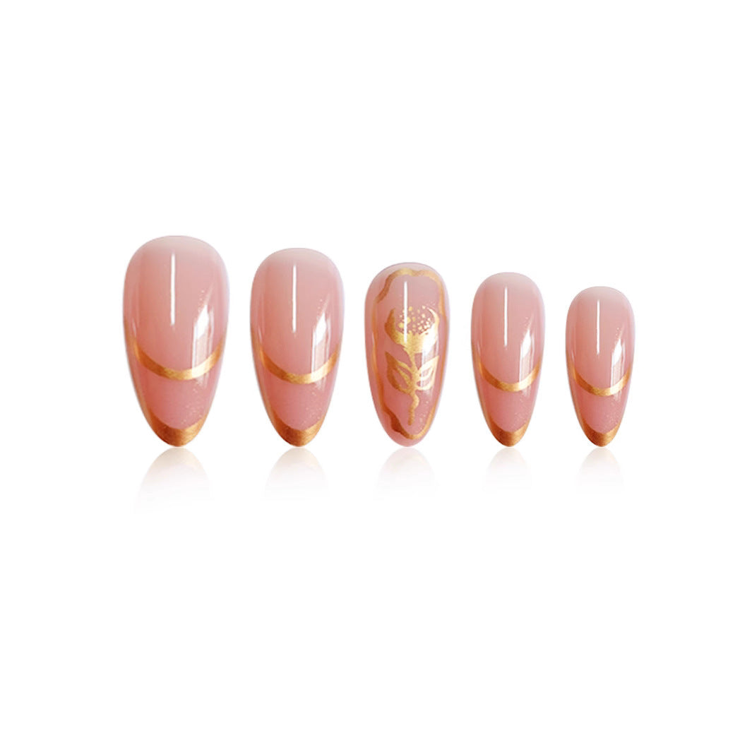 Elegantes French Tip Nageldesign Karnz