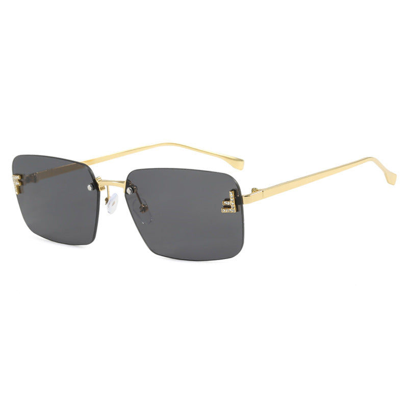 Damen quadratische Sonnenbrille mit elegantem goldenen Rahmen und stylishen Gläsern Karnz