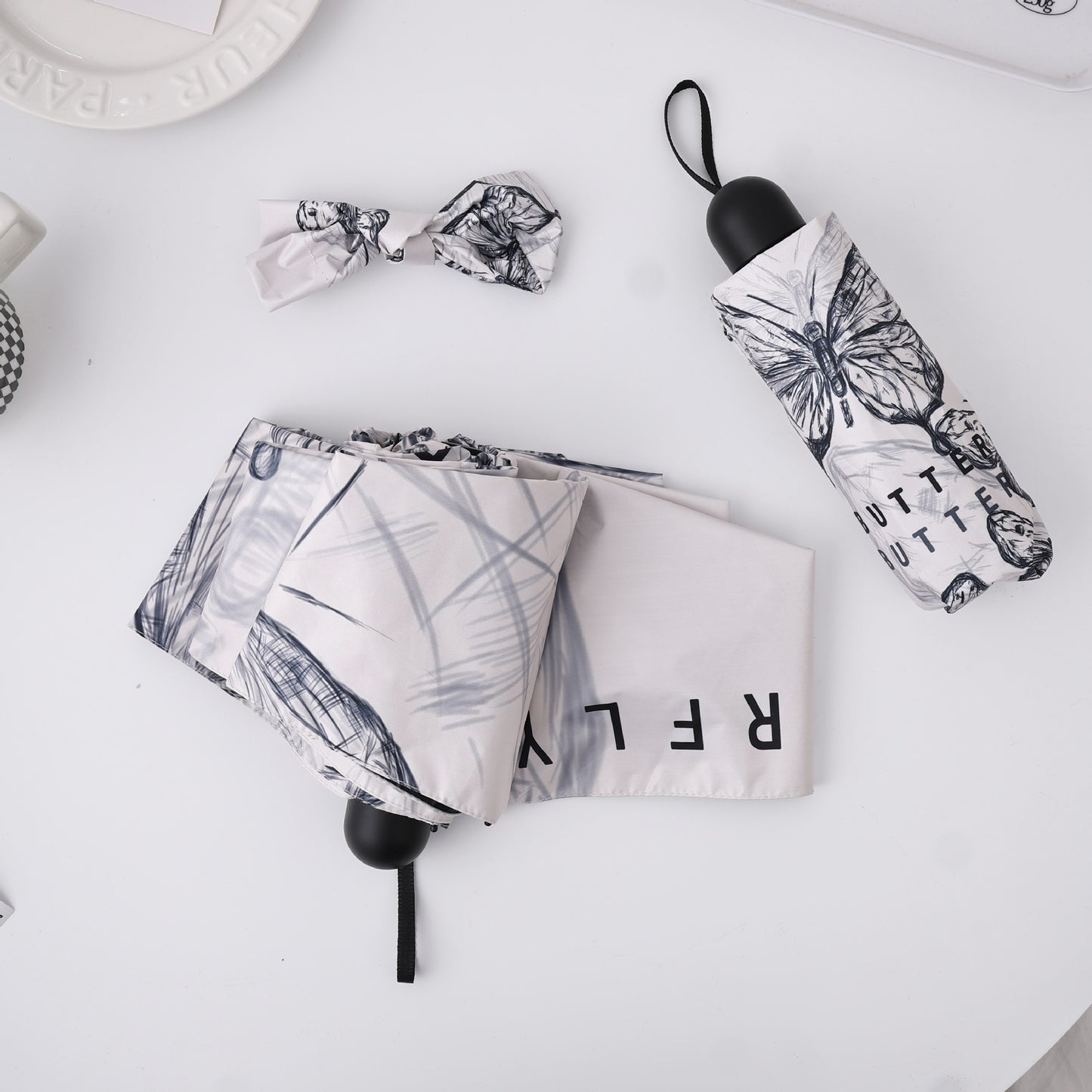 Damen modischer Faltregenschirm mit verspieltem Design Karnz