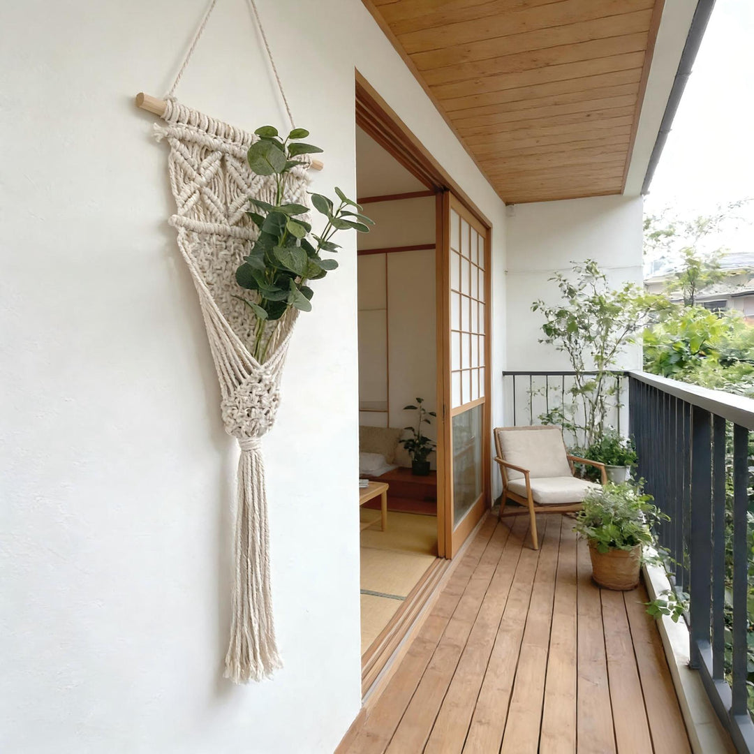 Dekorative Makramee Wandbehang mit eleganten Fransenquasten Karnz