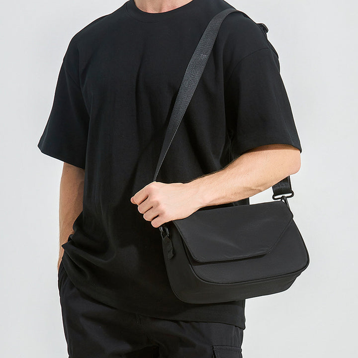 Schlanker verstellbarer Crossbody-Satchel Karnz