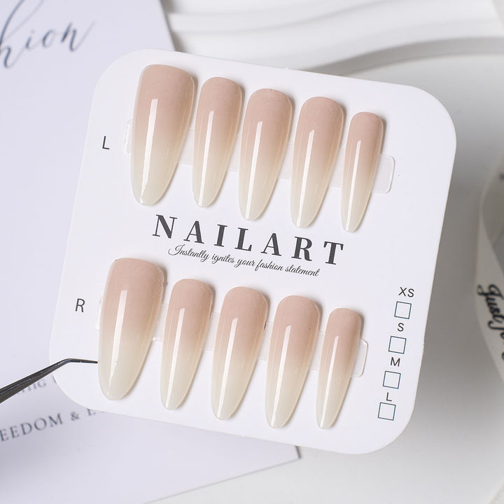 Künstlerisches Stiletto Press-On Nagelset mit floralem Schmuck Karnz