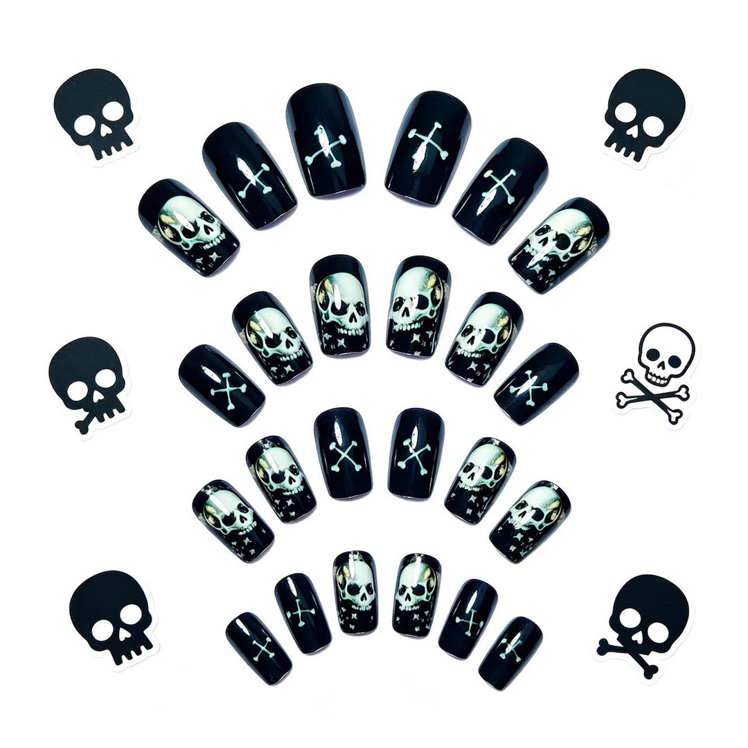 Kreative Kunstnägel Im Totenkopf-Design Karnz