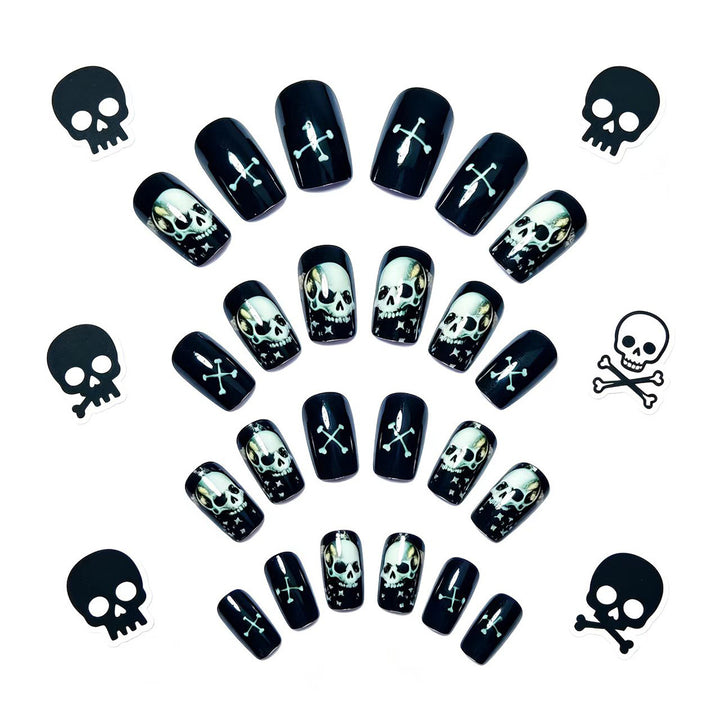 Kreative Kunstnägel Im Totenkopf-Design Karnz