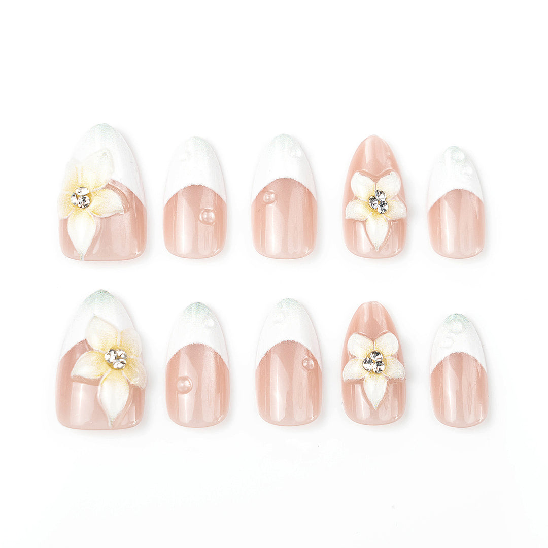 Premium dekorative Press-On-Nagelset mit floralen Akzenten Karnz