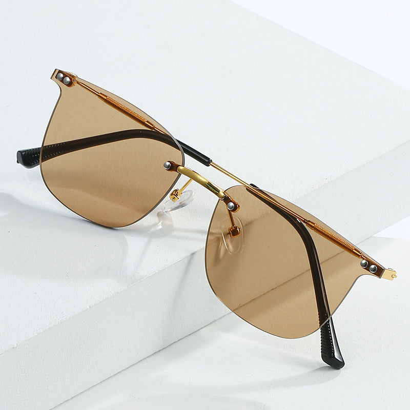 Damen stilvolle Geometric-Sonnenbrille mit modernen Glaselementen Karnz