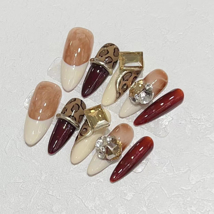 Stiletto Press-On Nagelkunst Set mit dekorativen Edelsteinakzenten Karnz