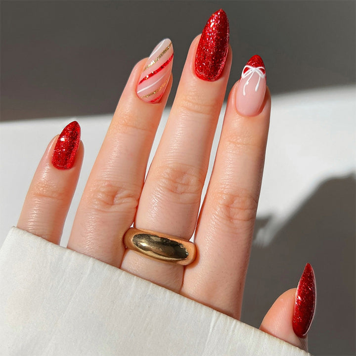 Elegantes Glitzerndes Press-On Nagelset Karnz