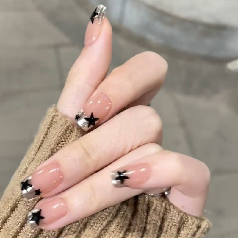 Funkelnde Nagelkunst mit Sternen und Glitzer akzenten Karnz