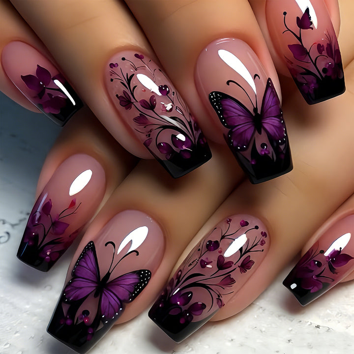 Elegante Schmetterlings-Blumen-Nagelkunst-Spitzen Karnz