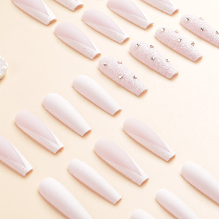 Premium mit Rhinestones verzierte Stiletto-Press-On-Nägel Karnz