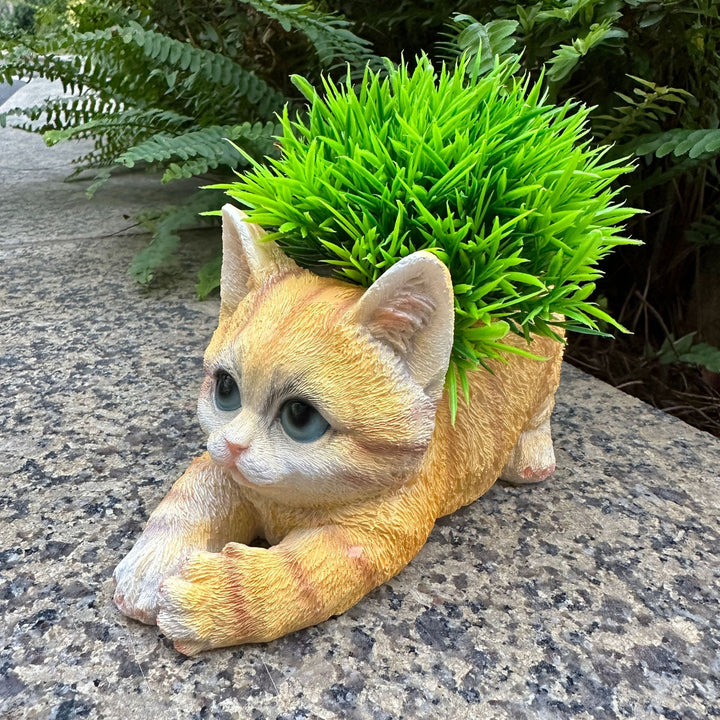 Dekorative Katze mit Pflanzenübertopf Karnz