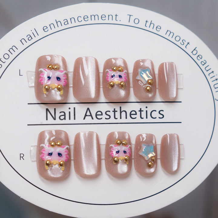 Künstlerisches Press-On-Nagelset mit individuellen Designs
