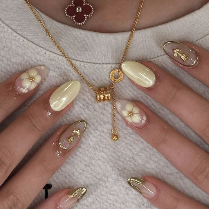 Dekoratives florales Nagelkunst-Set
