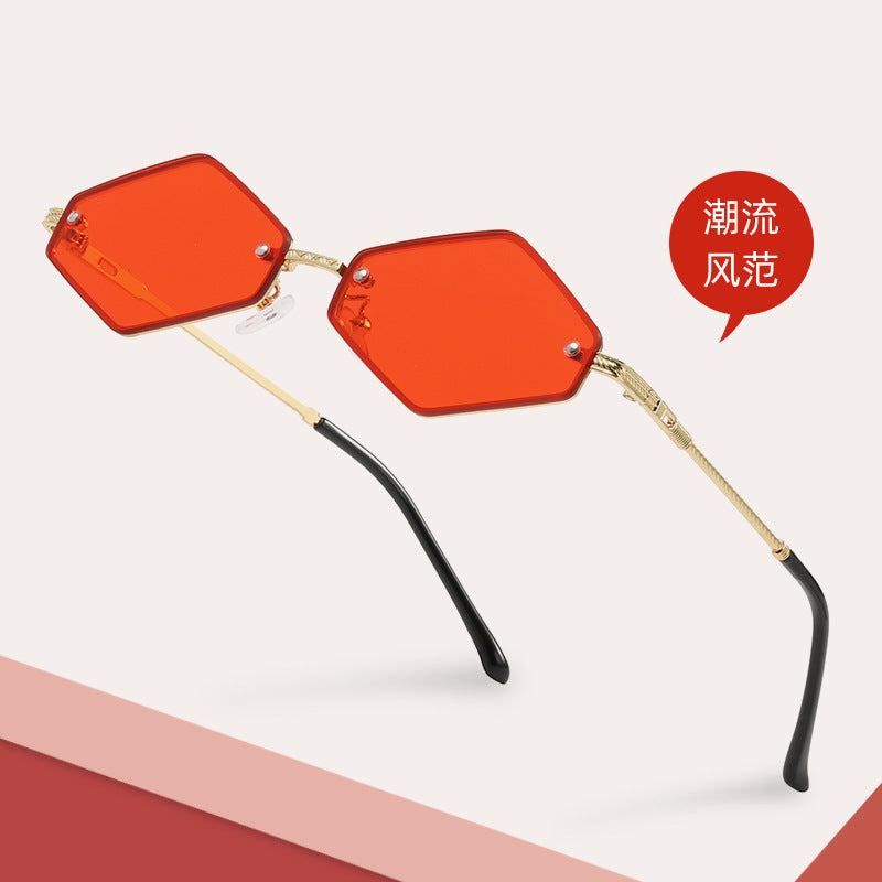 Damen Herzförmige Sonnenbrille im trendigen Design Karnz