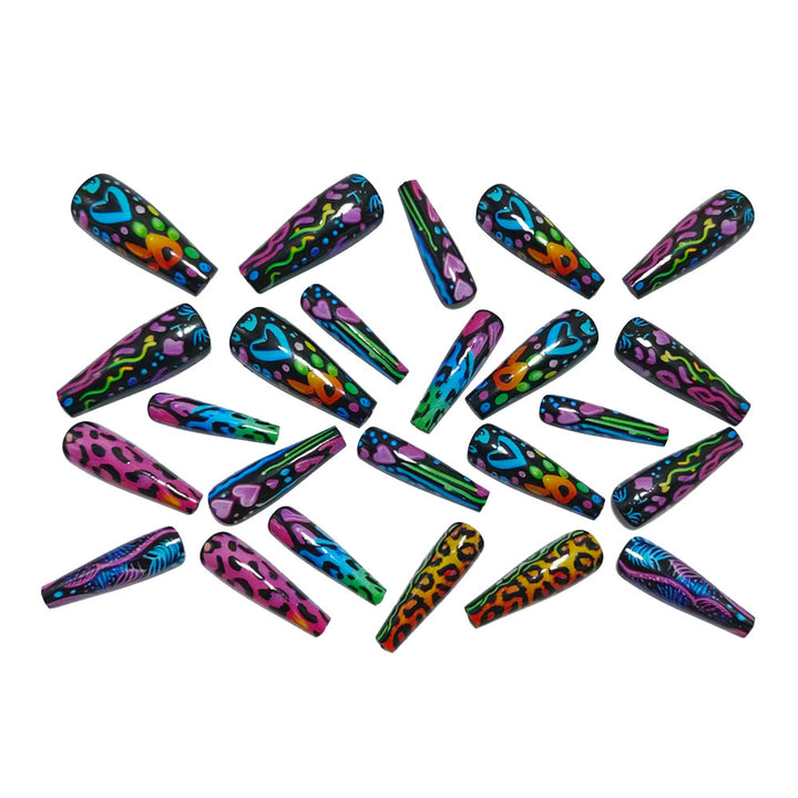 Kunstnägel im bunten Neon-Design Karnz