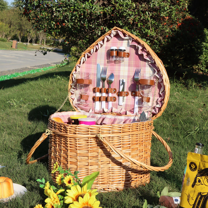 Rustikaler Picknickkorb mit Geschirrset Karnz