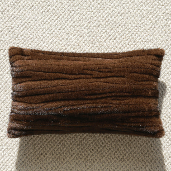 Luxuriöses Kissen mit Kunstlederbezug