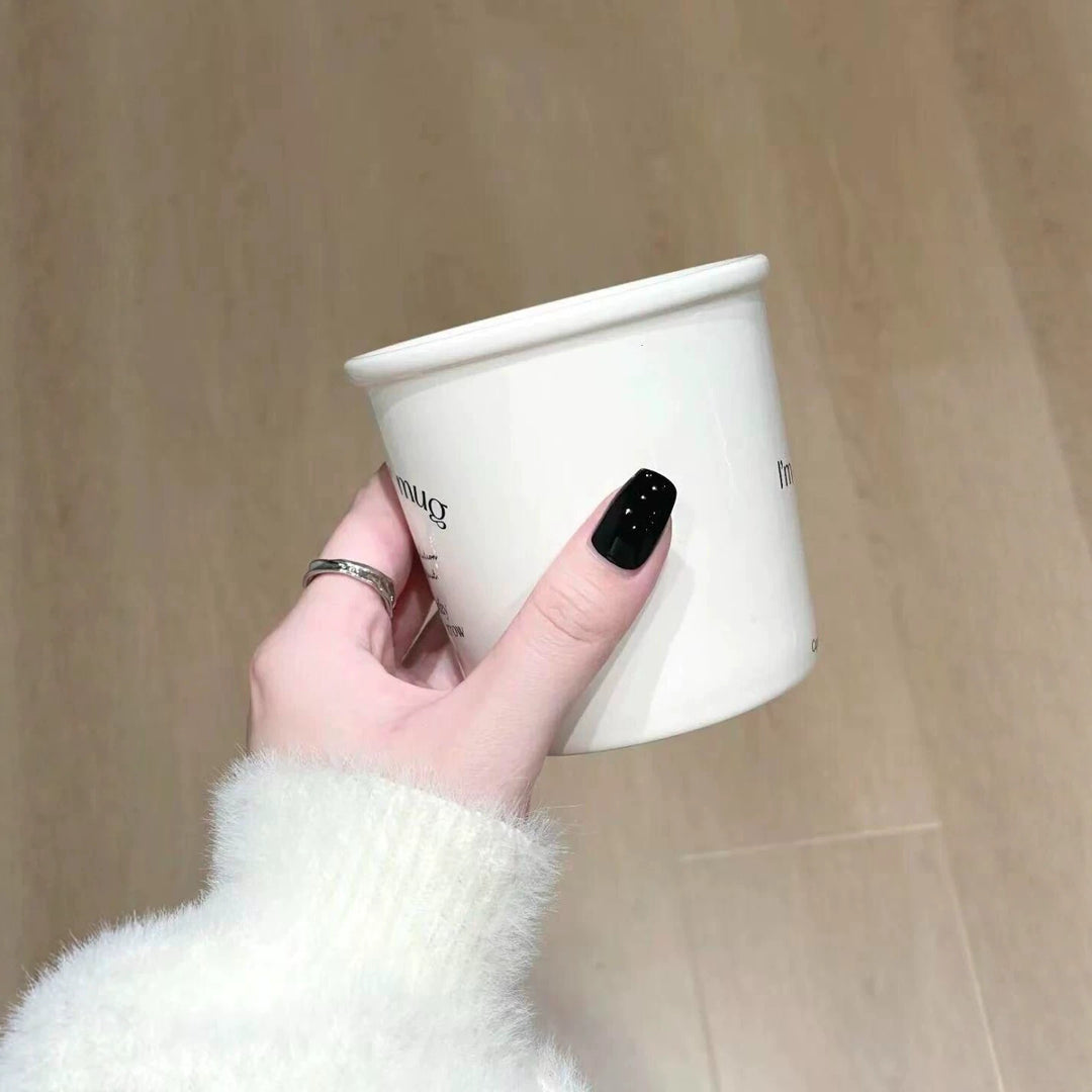 Künstlerische Press-On Nagelkunst mit kreativen Designs