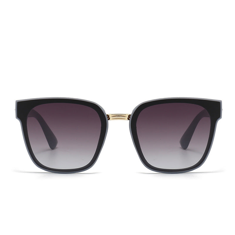 Damen Designer-Sonnenbrille mit luxuriösem Rahmen und angesagtem Schmuckdetail Karnz